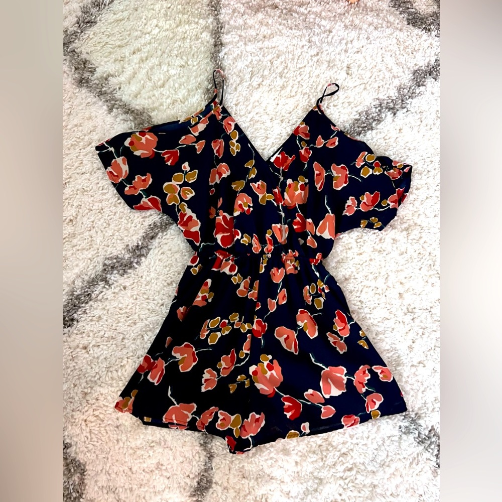 Astr Cold Shoulder Floral Romper size small